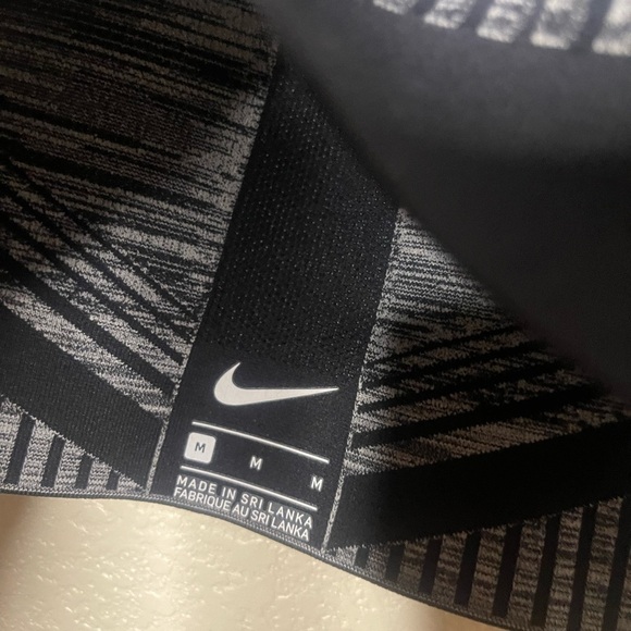 Nike flyknit fe/nom seamless bra size medium - Picture 2 of 3